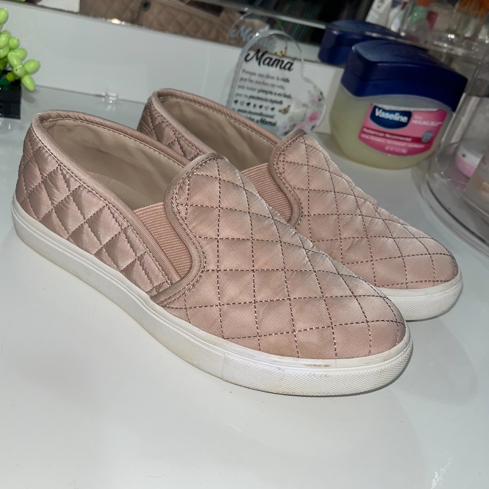 Steve madden Pink slip ons